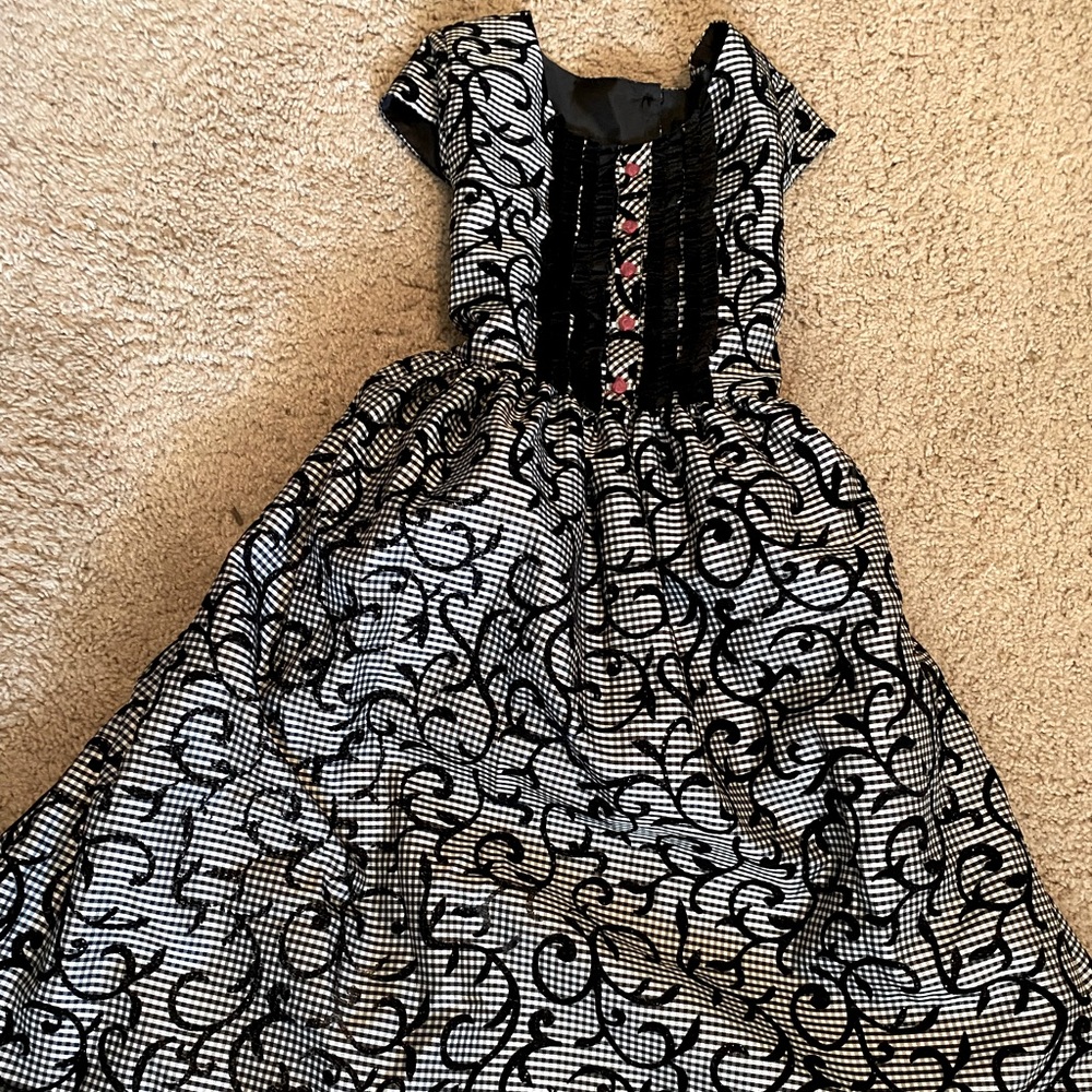 wore it once. Brand new! no stains, rips or anything like that perfect condition